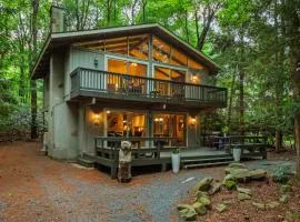 The Four Seasonal by AvantStay Hot Tub Spacious Deck Fire Pit