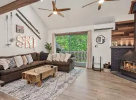 The Bears Den by AvantStay Prime Location Renovated w Movie Game Room
