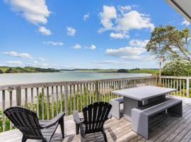 Harbour Escape - Paparoa Holiday Home, hotel v destinaci Matakohe