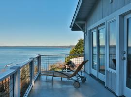 Marine View Bluff by AvantStay Waterfront Views, hotel di Greenbank