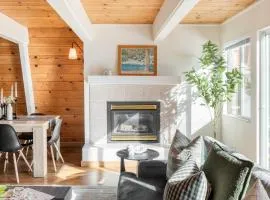 Chickaree by AvantStay A-Frame w Mountain Views