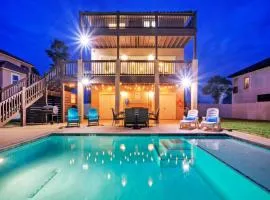 Boots Beaches AvantStay Golf Cart Brd Walk