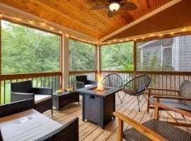 Sweetgum by AvantStay Black Mountain Retreat w Covered Deck