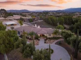 Bear Bridge by AvantStay Hilltop Haven in Temecula w Views Putting Green Hot Tub