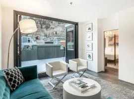New San Juan 303 by AvantStay Modern Penthouse w Deck Overlooking Main Street
