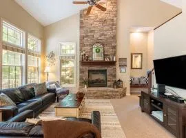Highland Hideaway by AvantStay Group Poconos Retreat w Patio Game Room