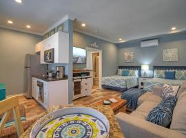 2 Pools Beach Boardwalk Access Studio Sleeps 5 Beach Bungalow by AvantStay, hotel v destinaci Port Aransas