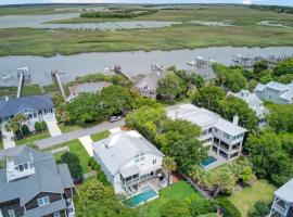 Be a Sullivans Local 1307 Cove Avenue by AvantStay Pool Outdoor Living, hotel v destinaci Sullivans Island