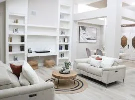 Luxury Stay Near IAH 3BD 2Bath Office with Amenities