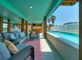Private Pool Free Golf Cart 3 Blocks to Town Tequila Tides by AvantStay