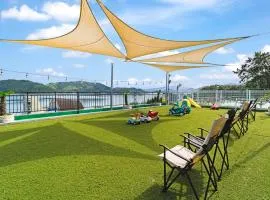 Namhae Spring, Summer, Fall, Winter Pet-