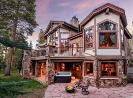 Cherry Ridge by AvantStay Incredible Mountain Mansion w Game Room Hot Tub Views