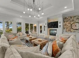 Modern Masterpiece by AvantStay Waterfront Private Dock