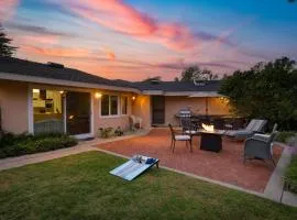 East Valley Manor by AvantStay Minutes to the Beach