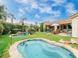 Firefly by AvantStay Spacious Backyard w Pool Hot Tub