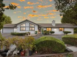 Paso Vista Bella by AvantStay Luxe Group Escape w Wine Country Views