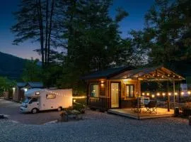 Gapyeong Yumyeongsan Gomone pet Camping