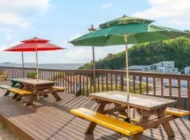Ganghwa White Stone Pension