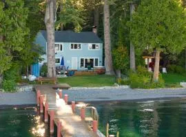 Lakefront Haven by AvantStay Minutes to Ski Resorts Private Dock