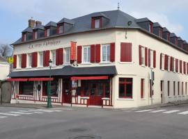 Logis - Hotel & Restaurant La Corne d 'Abondance, hotel econômico em Bourgthéroulde