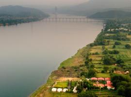 RiverView Tent Resort, hotel v destinaci Kevadia
