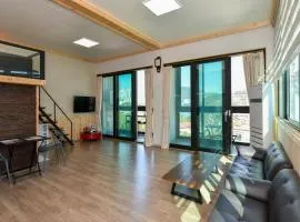 Yeosu Chunghong Pension