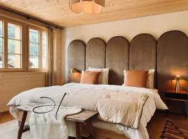 Hidden Retreats 1466 Edition