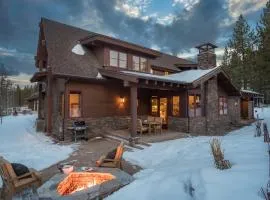 Maple by AvantStay Modern Mountain Home w Cozy Fire Pit 15 Mins frm Northstar