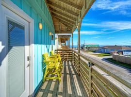 Shared Pool w Bay Views Boat Dock Fishing Big Slough by AvantStay, hotel in Padre Island