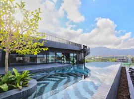 Blu Monkey Hub and Hotel Laguna, Bangtao Phuket, hotel v destinaci pláž