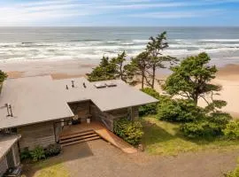 Sunset Cove by AvantStay Beachfront w Balcony