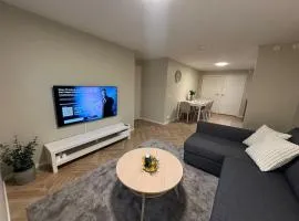 Modern Central Apartment Apt 106