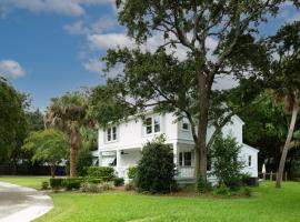 Jessamine by AvantStay Picture Perfect Home w Stunning Backyard, hotel v destinaci Isle of Palms
