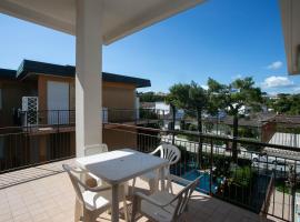 Marcelli, trilocale con terrazzo a due passi dal mare - M046 – hotel w mieście Marcelli