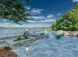 Azalea Retreat by AvantStay Sleeps 34 Pool