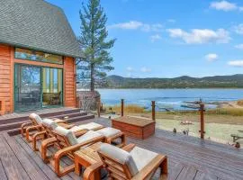 Lagunita Shores by AvantStay Beautiful Lakefront Mansion w Hot Tub BBQ