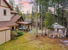 River Rock by AvantStay 8 Bedroom Ski Estate w Hot Tub Movie Theatre 10 Min Walk to Mtn