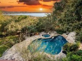 Dawson by AvantStay Serene Austin Home set Amongst nature w Pool Close to Lake Travis