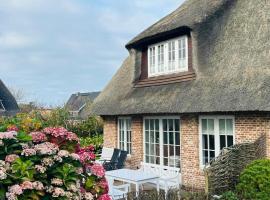 Hiidh&uuml;&uuml;s Wenningstedt unter Reet mit Sauna, Villa in Wenningstedt-Braderup