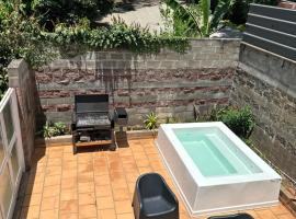 Zacarías alojamiento temporario, hotel in Posadas