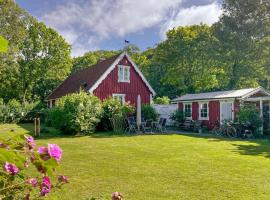 3 Bedroom Lovely Home In Båstad, hotel v destinaci Båstad
