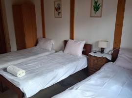 Dom myśliwski, hotel en Mosty