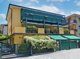 3V UGO WHIT POOL apartment Bardolino