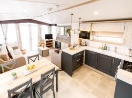 2Bed Whitley Bay Home - Free Parking, Close to beach & St Mary's Lighthouse, hotel i Whitley Bay