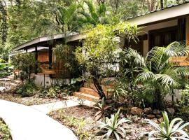 Makanas Beach Bungalows, hotel in Santa Teresa Beach