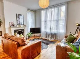 Dudley-spacious Exec 1 Bed - Long Stay - Parking!