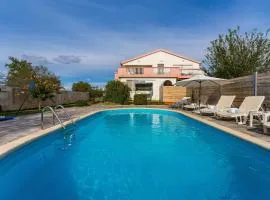 MY DALMATIA - Holiday home Maroko with private pool