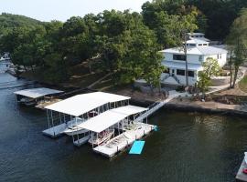 White house, Hotel in Gravois Mills