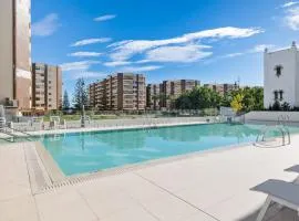 ViVi Homes - Jade Beautiful Apartment with Spa, Pool and Cinema 200 meters from the beach