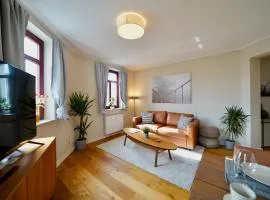 EDLER WOHNRAUM Luxus-Apartment mit Designer-Bad, Boxspringbett, Bosch-Kaffeevollautomat, Carport & WLAN 542 Mbps